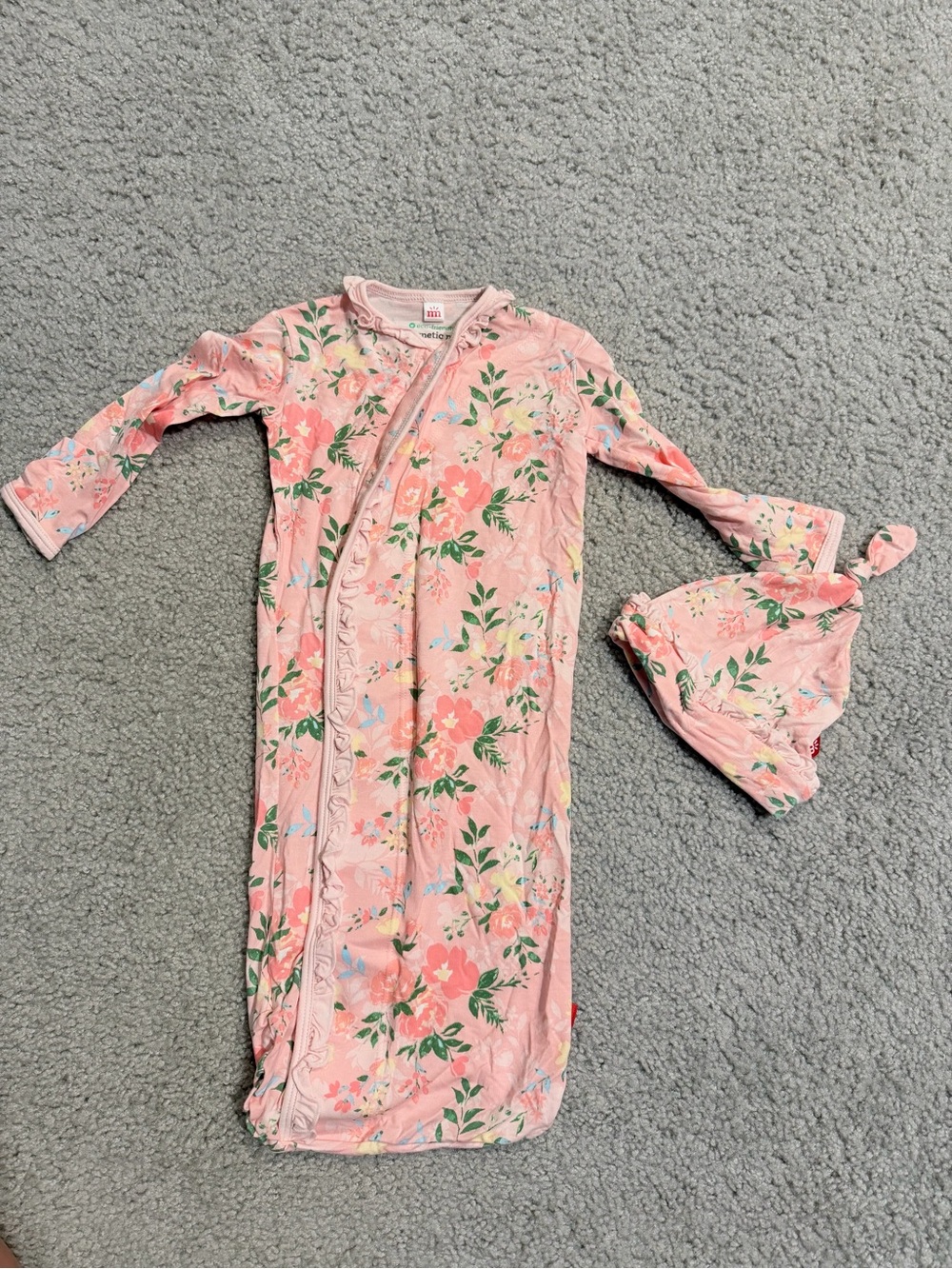 Magnetic Me Gown & Hat Set